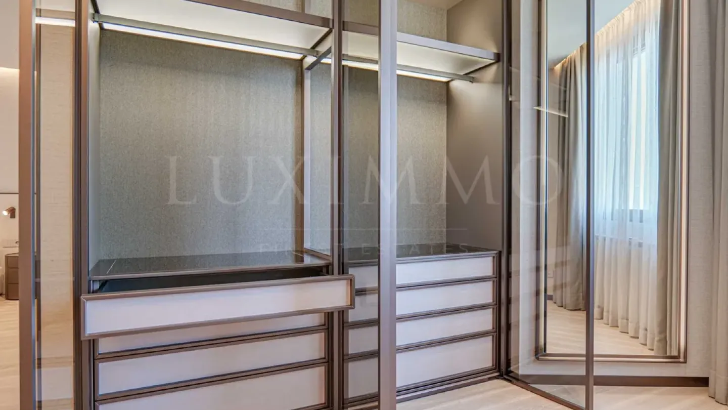 Spacious Designer Apartment with Panoramic Vitosha Views - Image 3