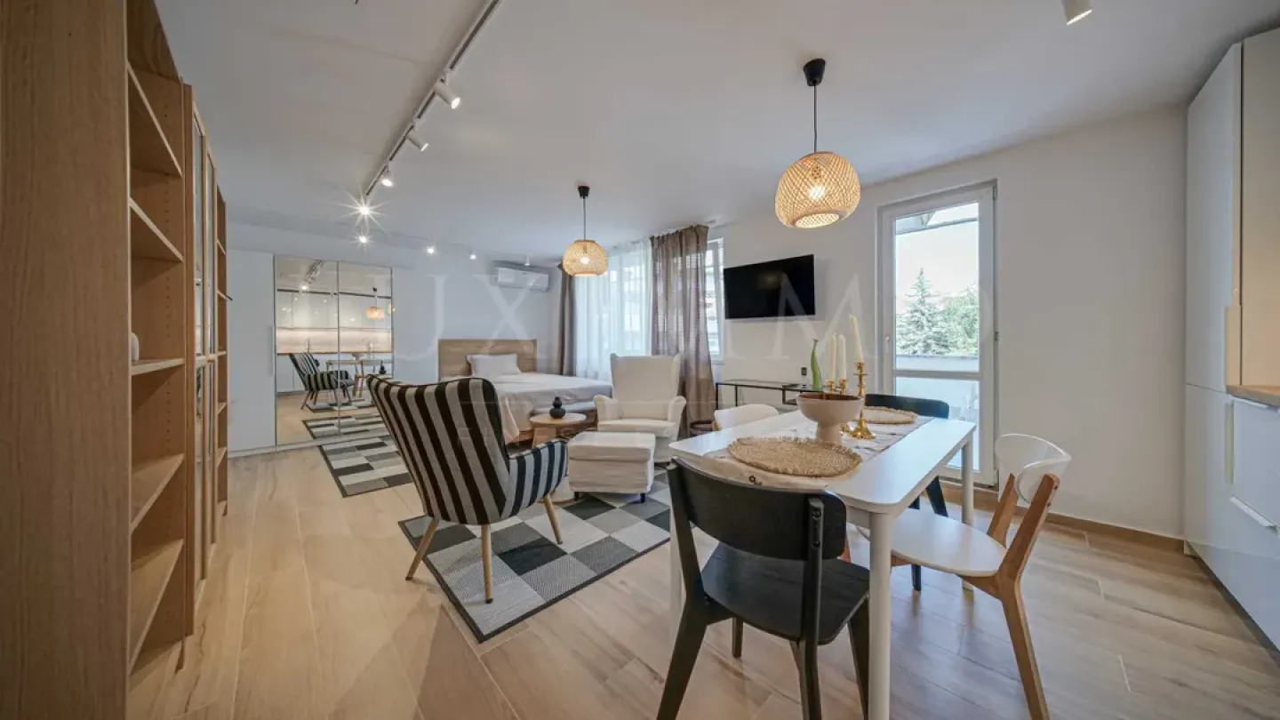 Stylish Apartment in Sofia with Garden & Modern Amenities - Image 4