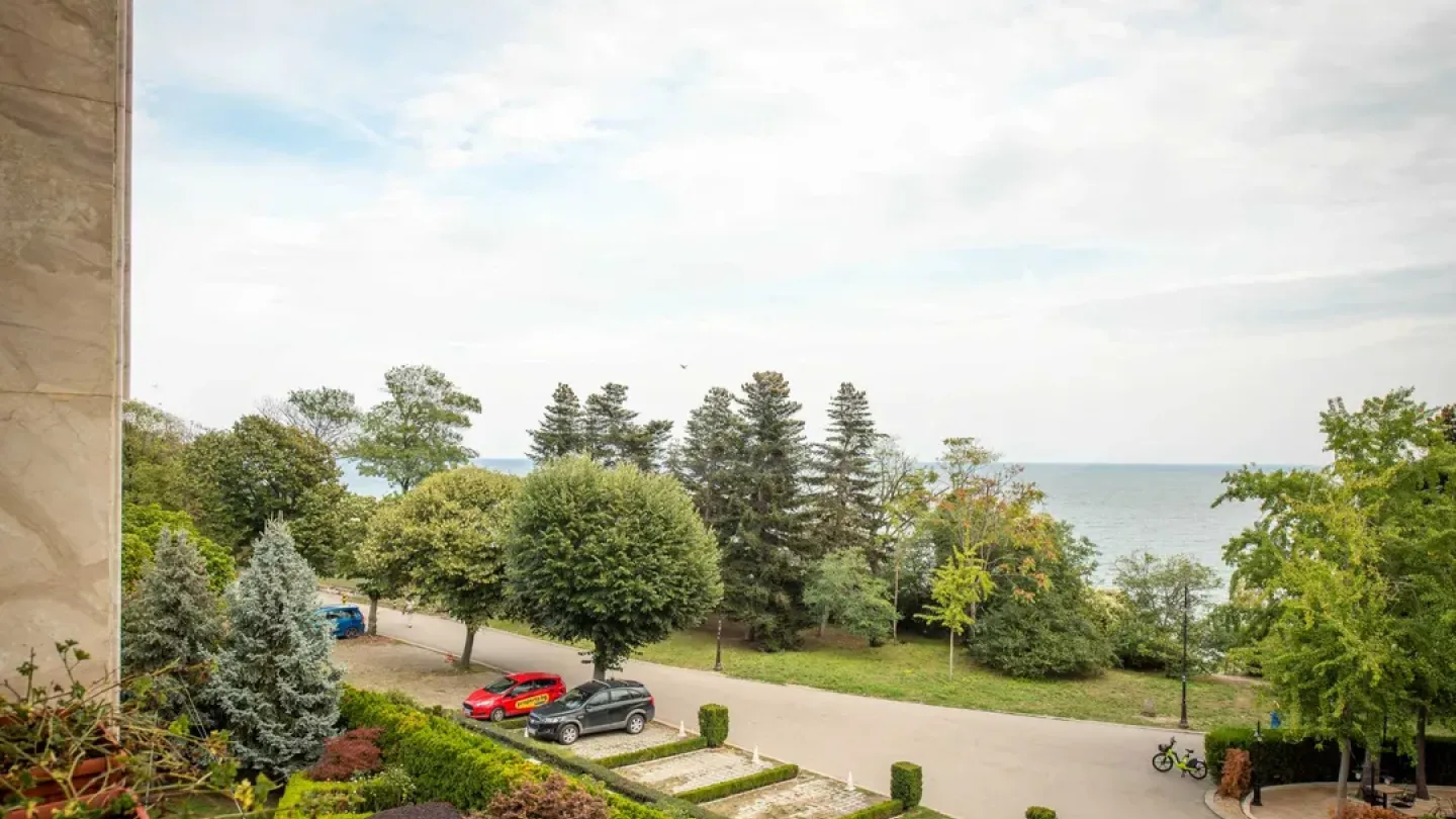 Luxury Varna Apartment - Sea Garden Gem - Image 1