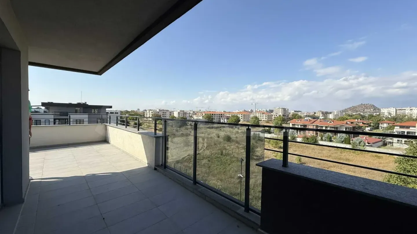 Panoramic Plovdiv Apartment with Mountain Views - Image 3
