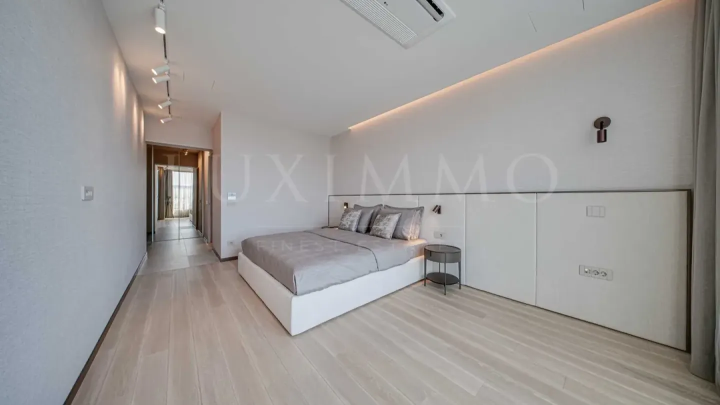 Spacious Designer Apartment with Panoramic Vitosha Views - Image 4