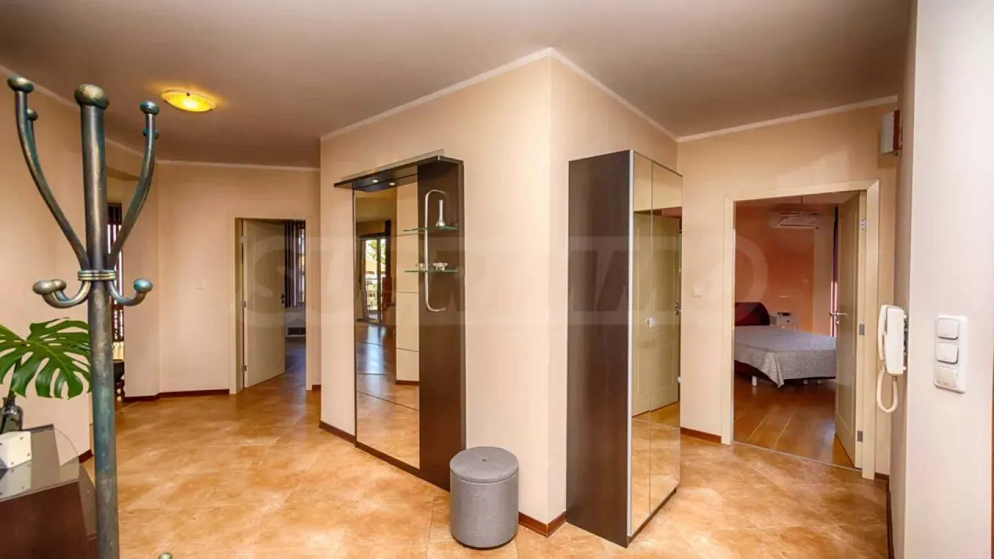 Spacious 3-Bedroom Apartment with River Views in Plovdiv - Image 5