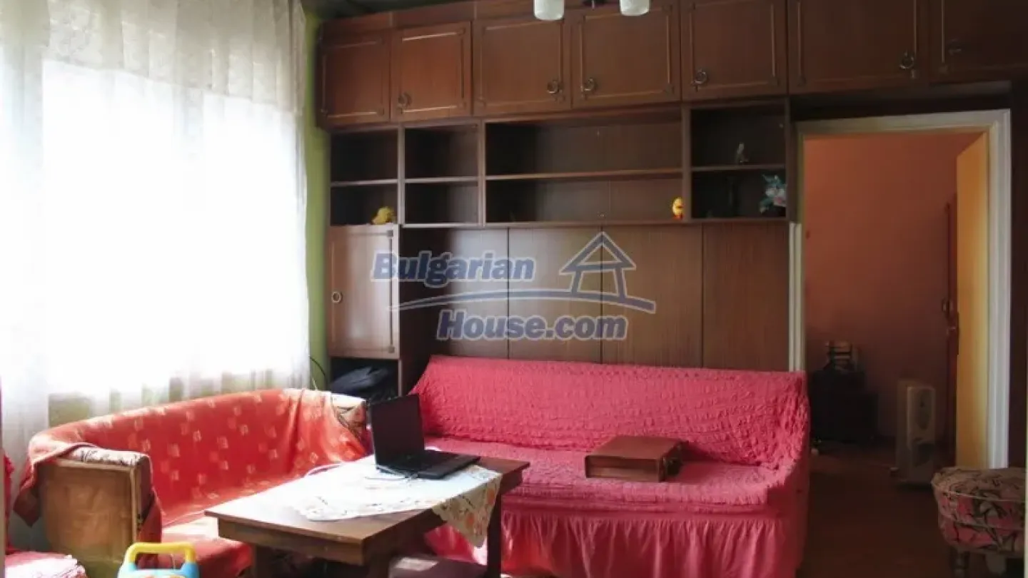 Spacious Stara Zagora Home: 230m² – Central Location - Image 1