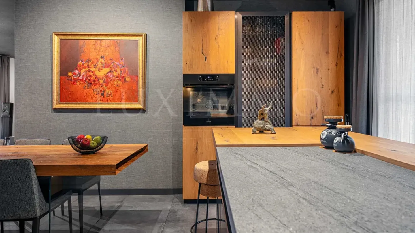 Luxury Designer Apartment with Garage in Plovdiv's Heart - Image 2