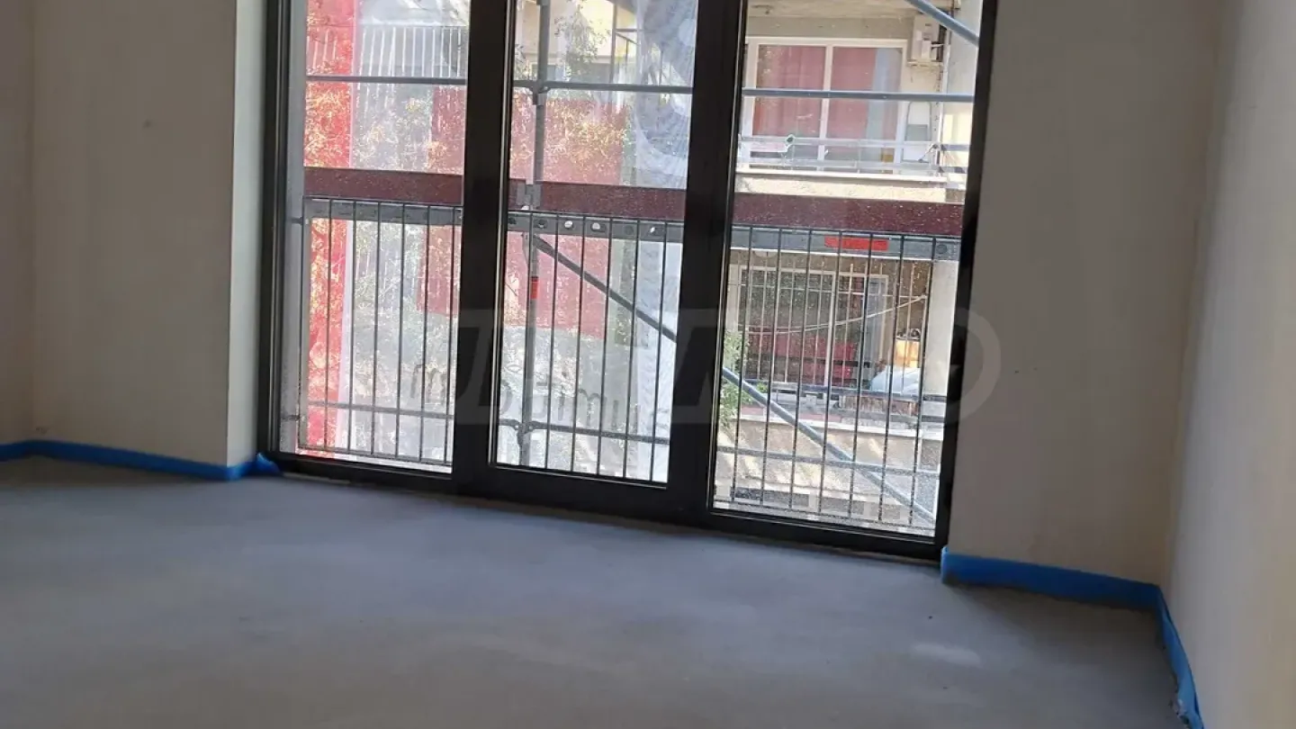 Spacious Apartment Near Medical Academy, Sofia - For Sale - Image 4