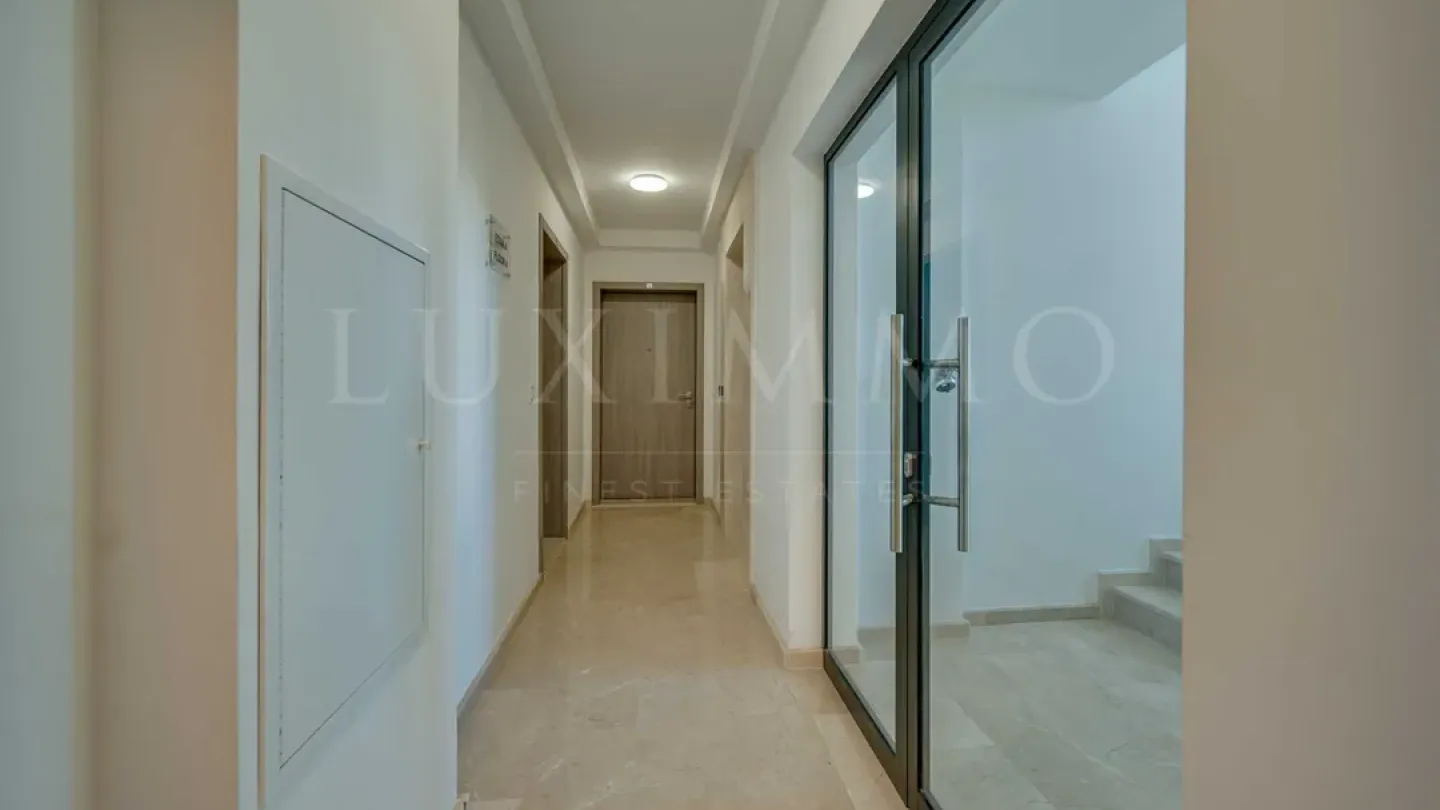 Spacious, Fully Furnished Apartment with Garage - Sofia - Image 1
