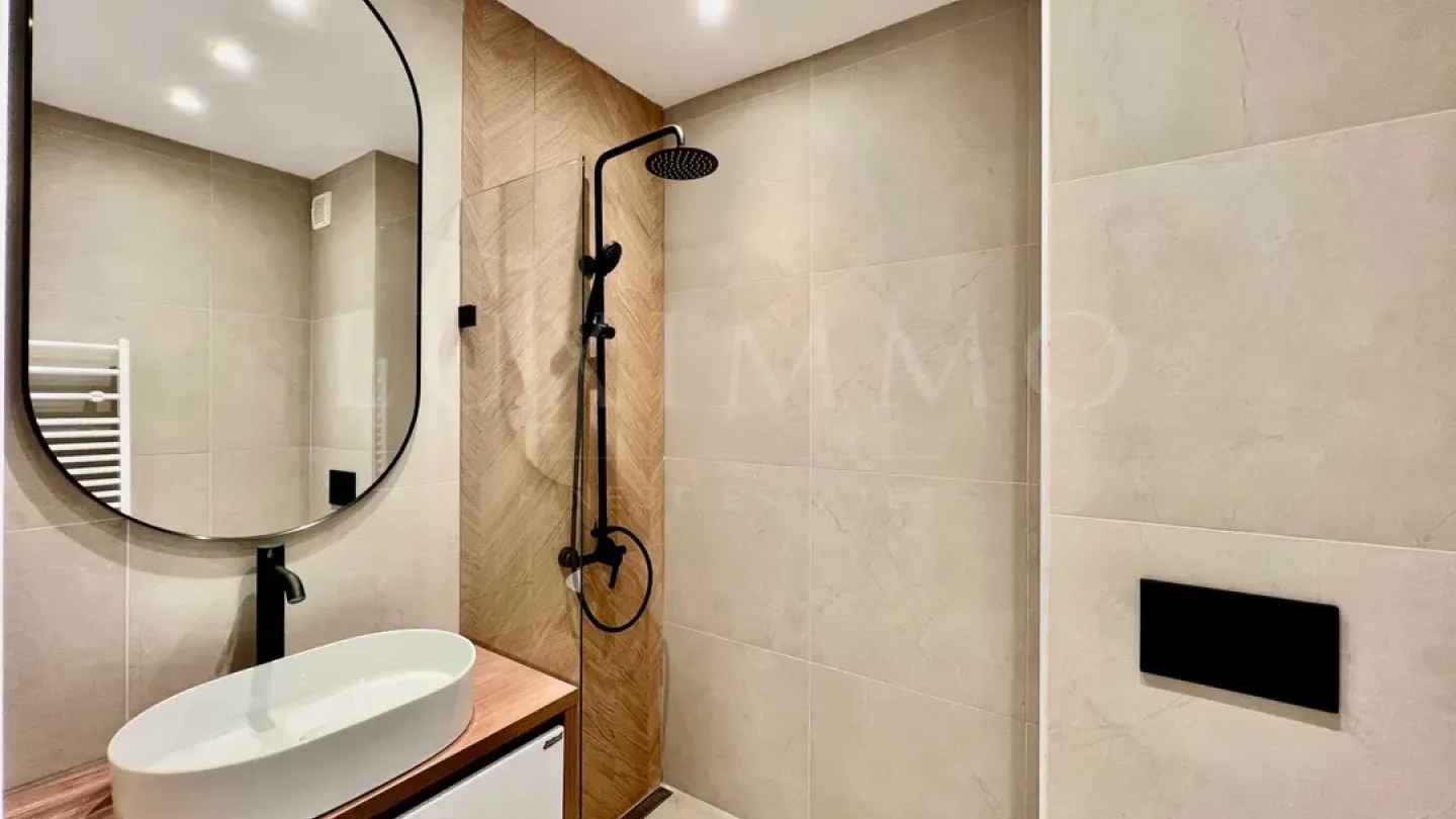 Stylish One-Bedroom Apartment Near Paradise Mall, Sofia - Image 2