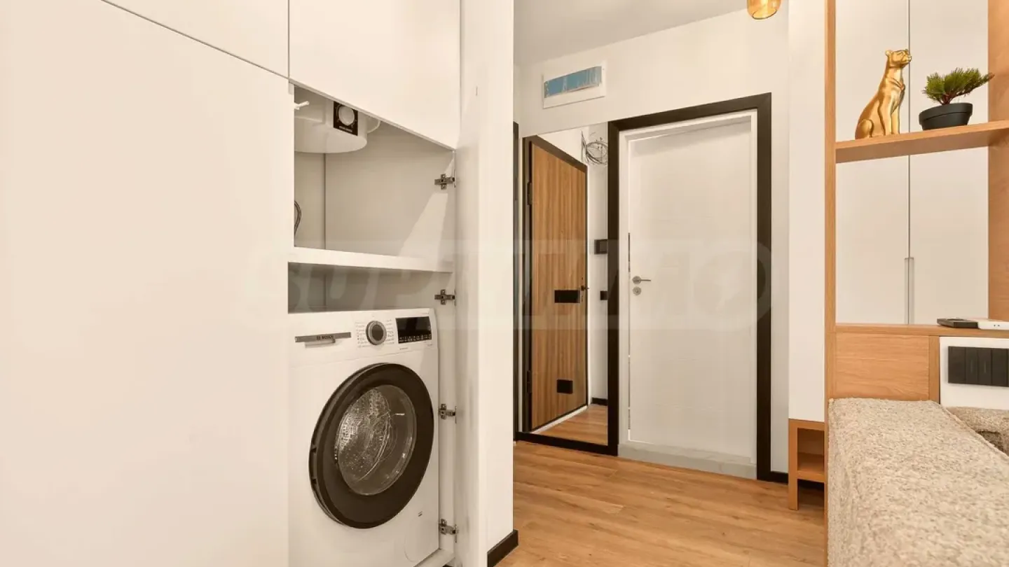 Stylish 2-Bedroom Apartment in Sea Garden Complex, Varna - Image 3
