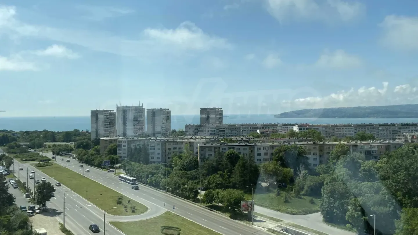 Spacious Varna Apartment with Stunning Sea Views. - Image 5