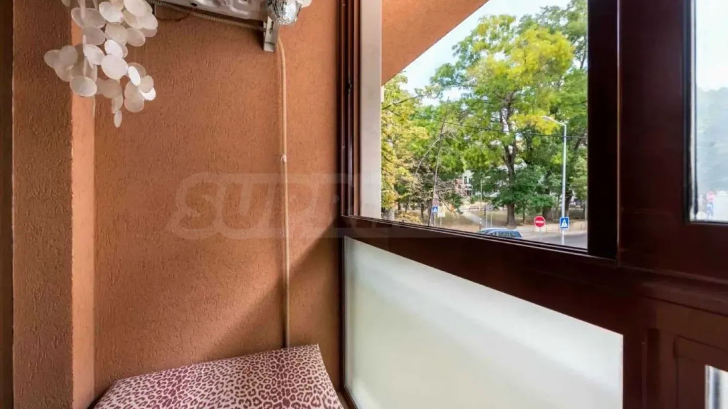 Modern 2-Bedroom Apartment Near Varna University - Image 5