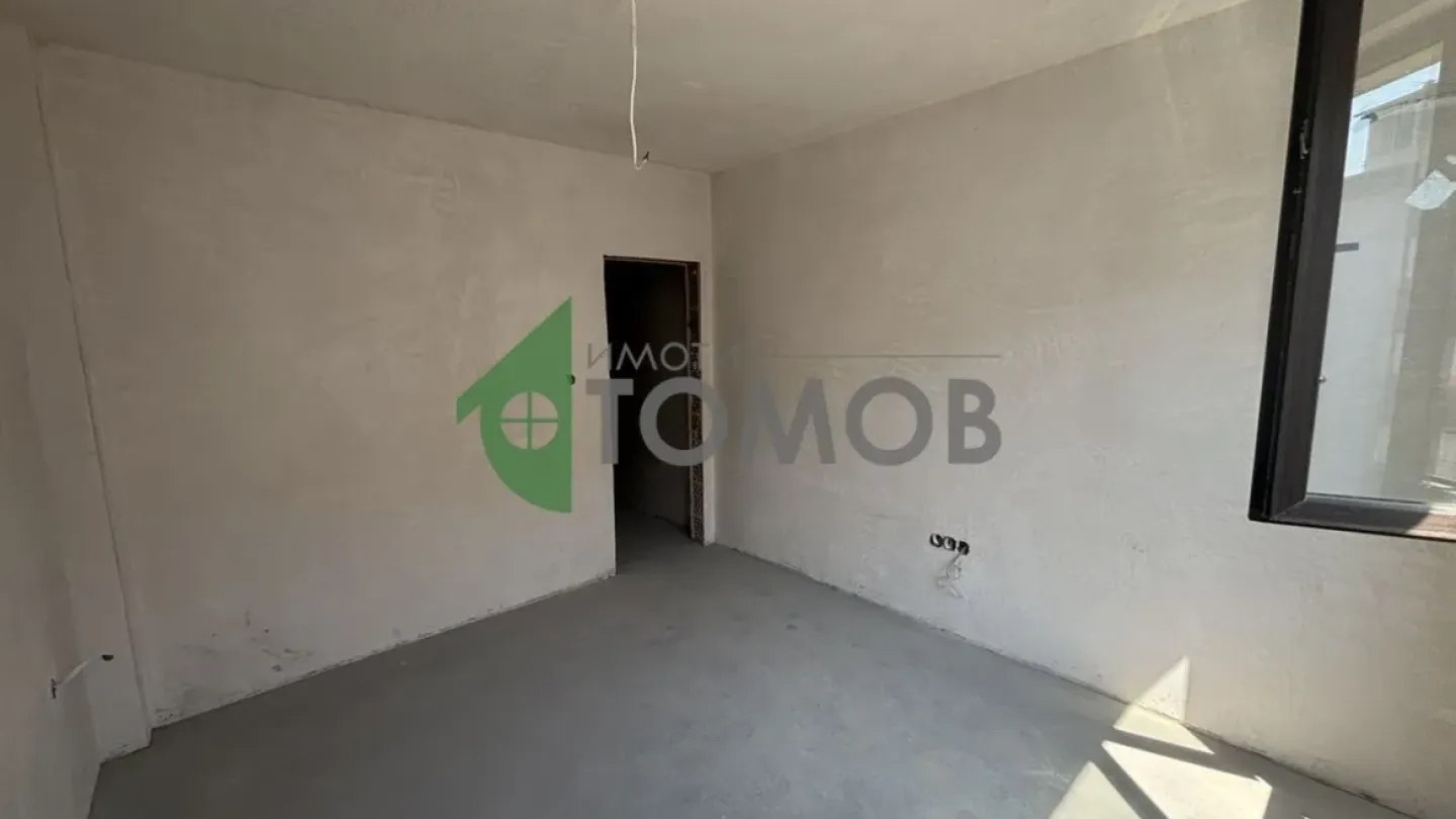 Stylish 2-Bedroom Apartment in Sunny Arazmoto, Stara Zagora - Image 2