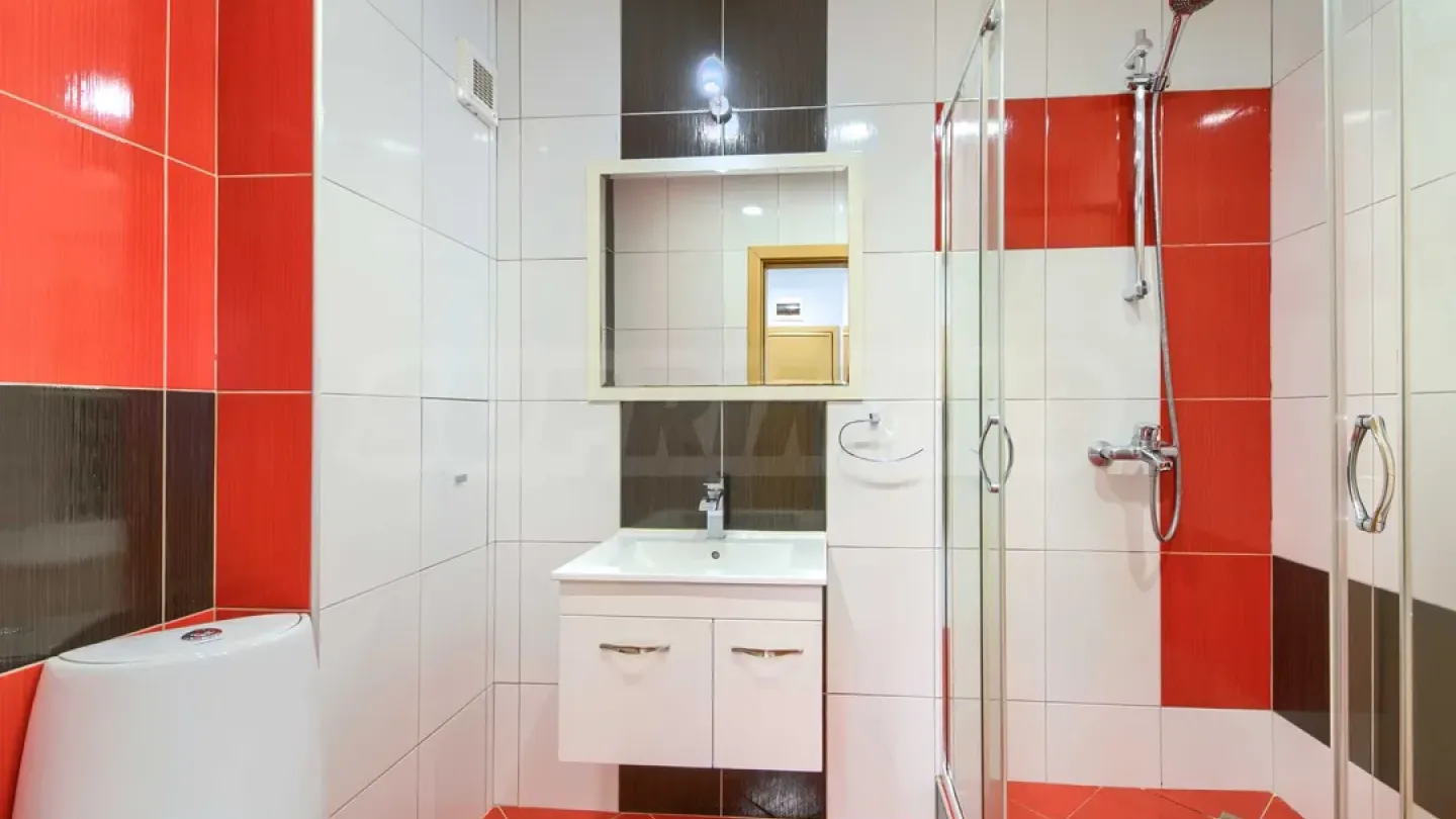Spacious, Fully Furnished Apartment Near Paradise Center, Sofia - Image 4