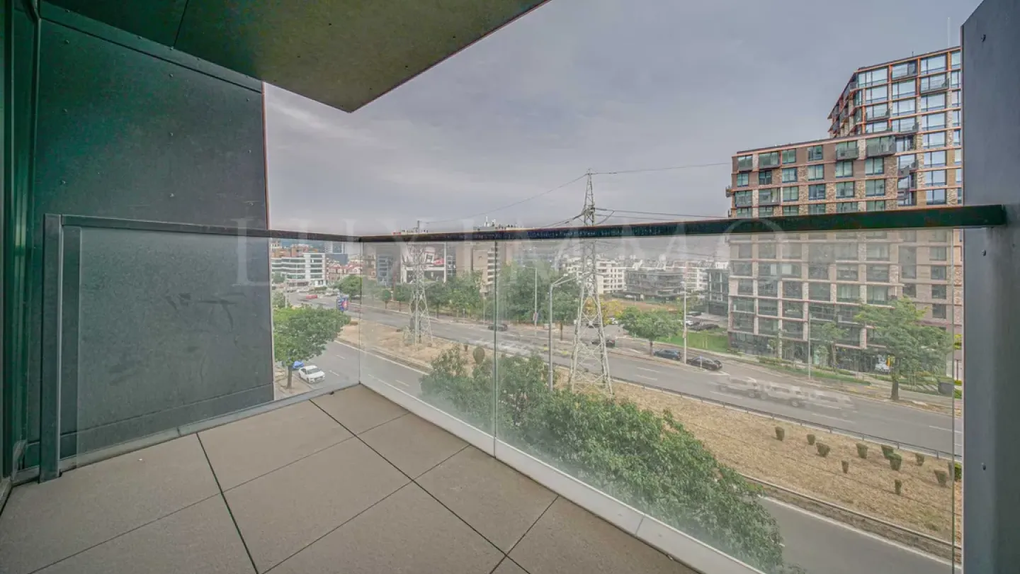 Spacious Fully Furnished Apartment with Mountain Views in Sofia - Image 2
