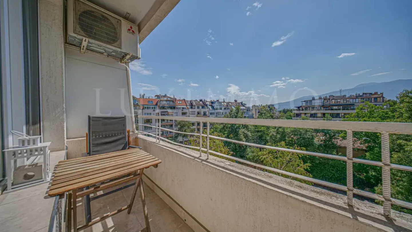 Spacious & Bright Lozenets Apartment with Garage - Fully Furnished - Image 3