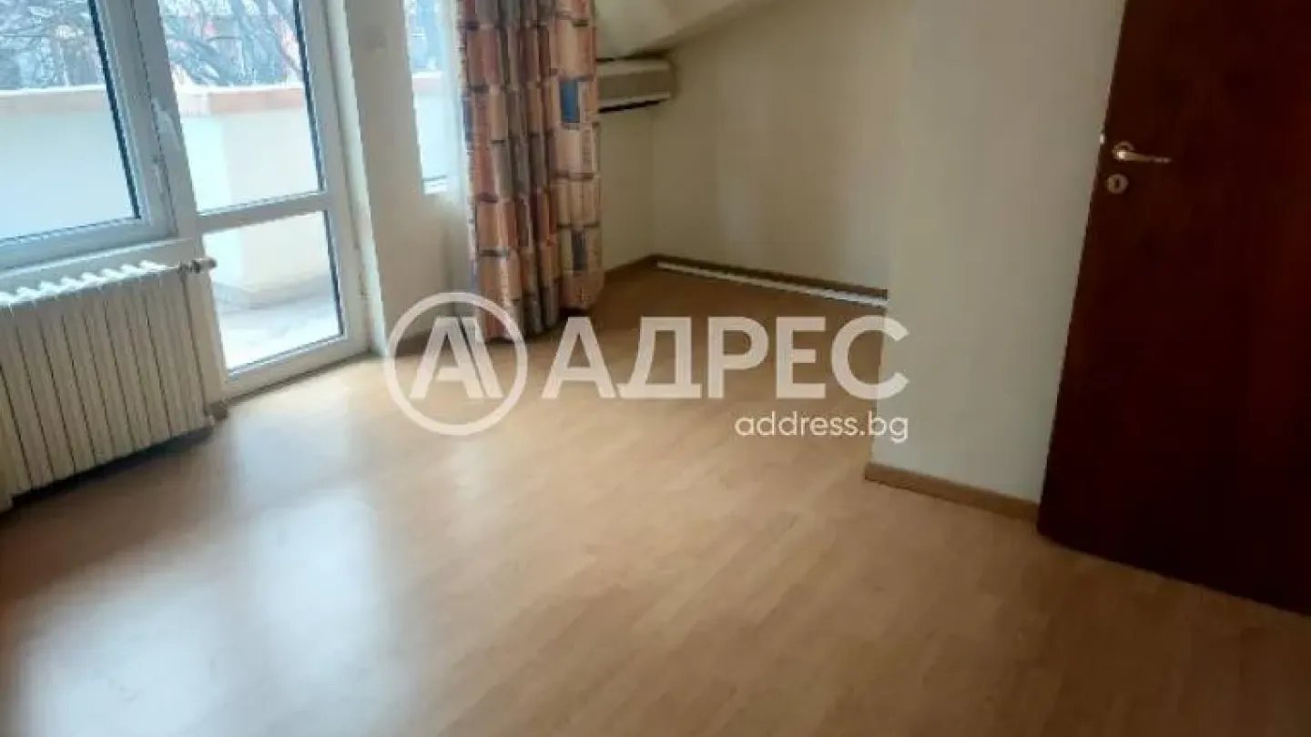 Spacious Three-Bedroom Mezonet for Sale in the Heart of Stara Zagora - Image 3