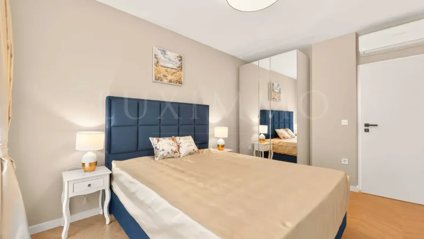 Luxury Varna Apartment Near Cathedral, Garage Included - Image 1
