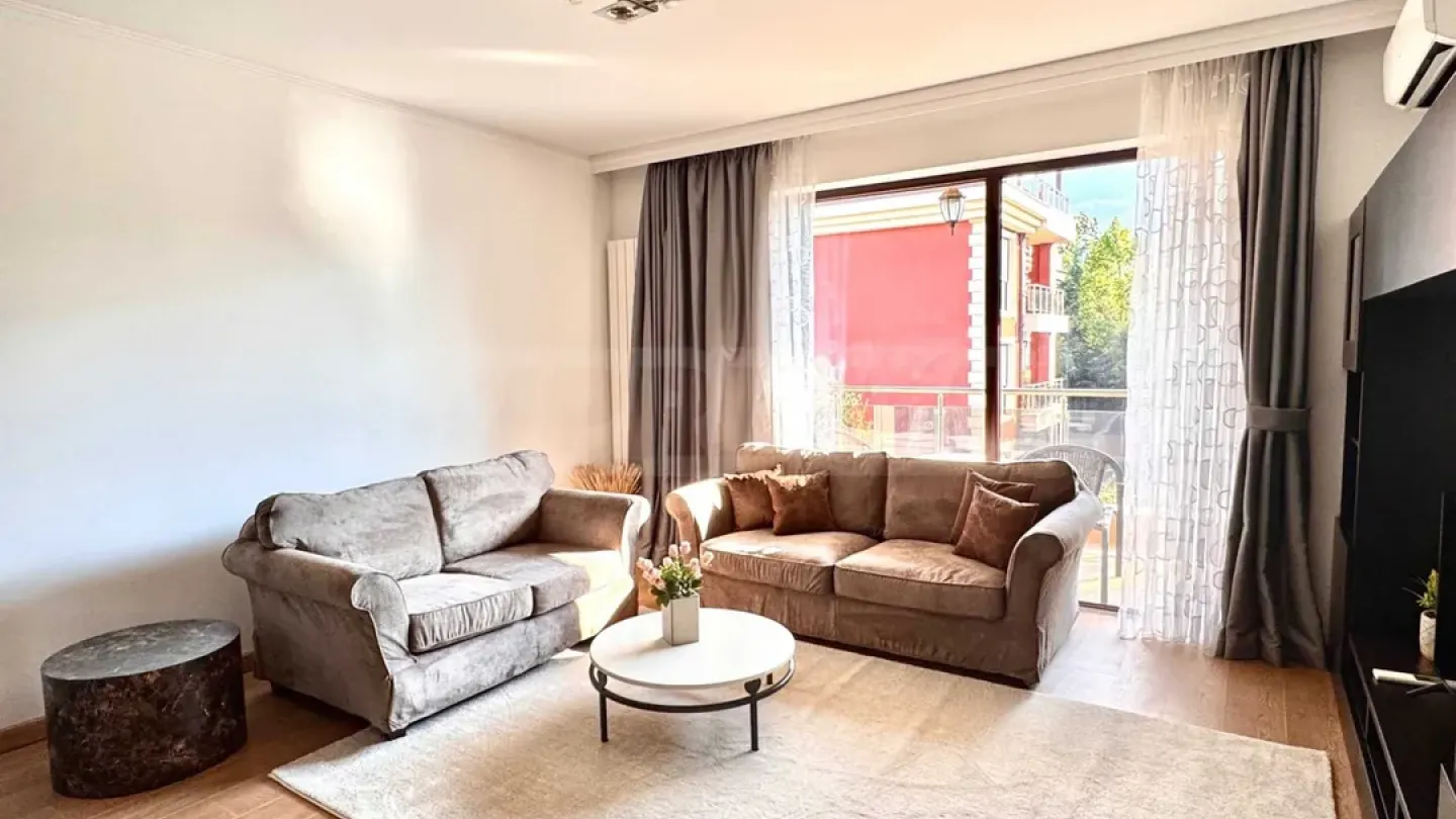 Luxurious 3-Bed Apartment with Mt. Vitosha View - Image 4