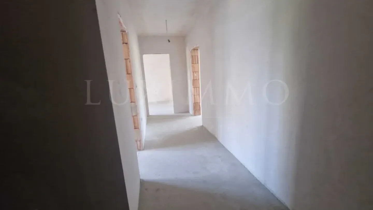 Spacious 2-Bed Apartment Near Cathedral in Modern Varna Building - Image 2