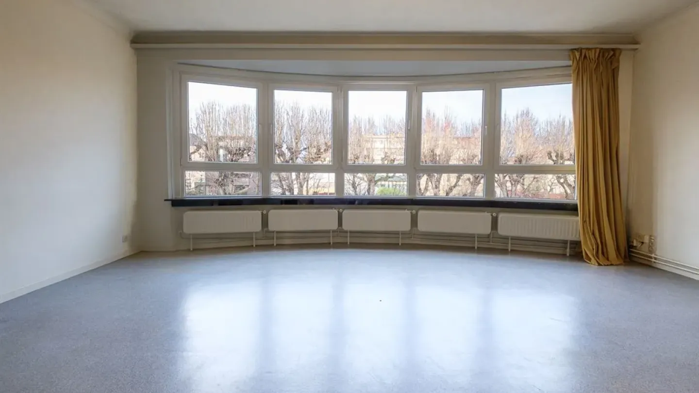 Charming 2-Bedroom Apartment Near Sint-Truiden City Center - Image 1