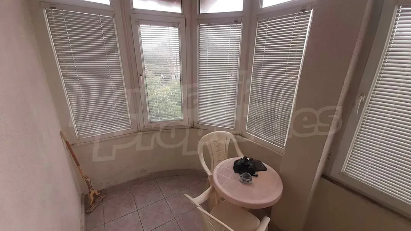 Spacious Maisonette with Sea Views & Commercial Space in Varna - Image 1