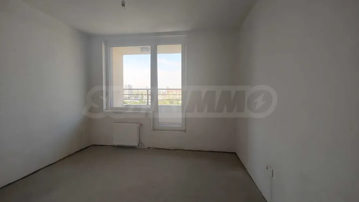 Spacious 2-Bedroom Apartment with Panoramic Views - Image 2