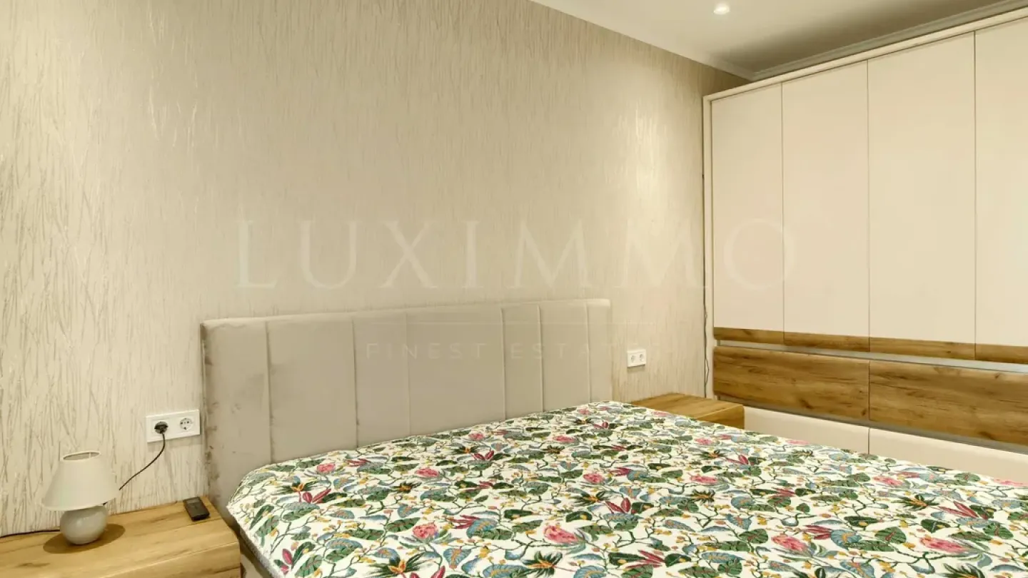 Spacious, Fully Furnished Apartment with Mountain Views - Image 2