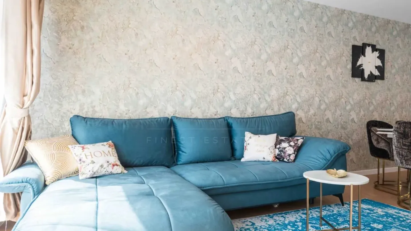 Luxury Varna Apartment Near Cathedral, Garage Included - Image 3