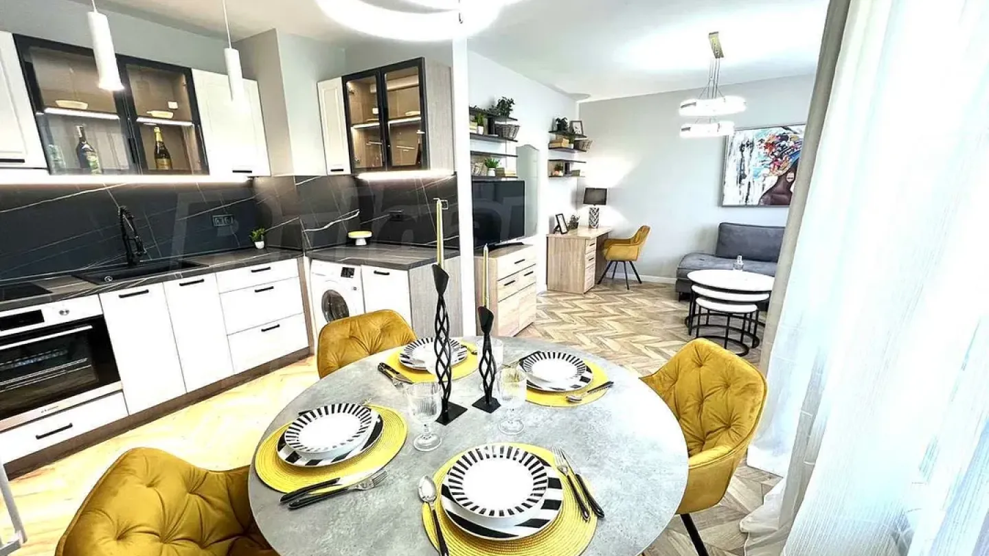 Spacious Two-Bedroom Apartment with Garage - Hristo Smirnenski, Plovdiv - Image 4