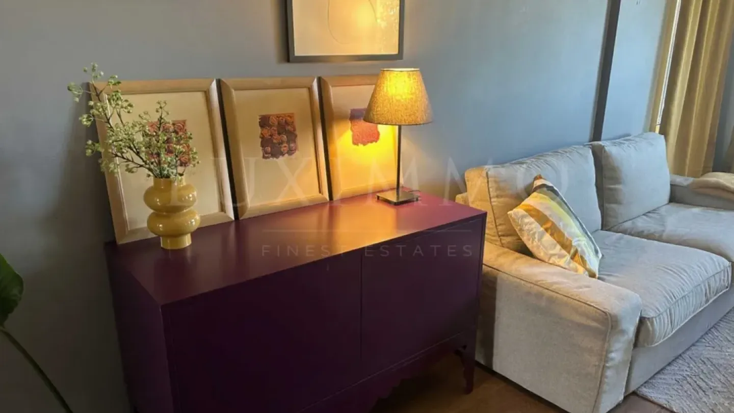 Spacious Furnished Apartment in Sofia's Desirable "Iztok" District - Image 3