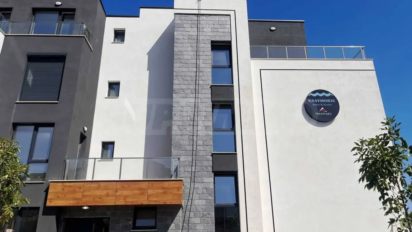 Spacious 1 Bed Apartment Near Burgas Beach - Image 5