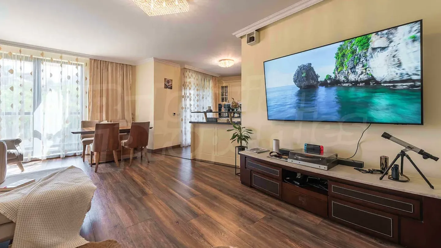 Spacious 3-Bedroom Luxury Apartment with Pool in Varna, Bulgaria - Image 3