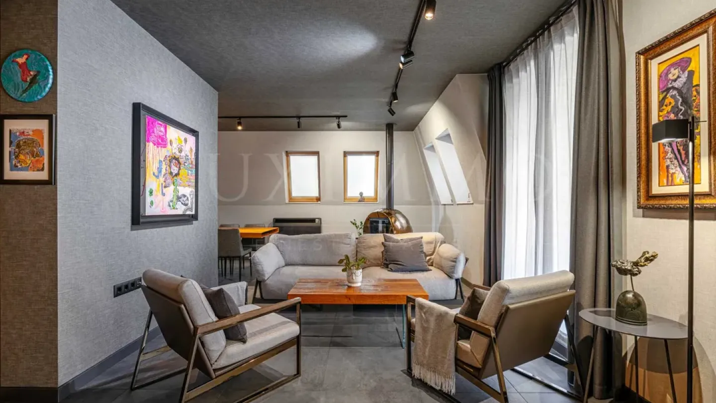 Luxury Designer Apartment with Garage in Plovdiv's Heart - Image 4