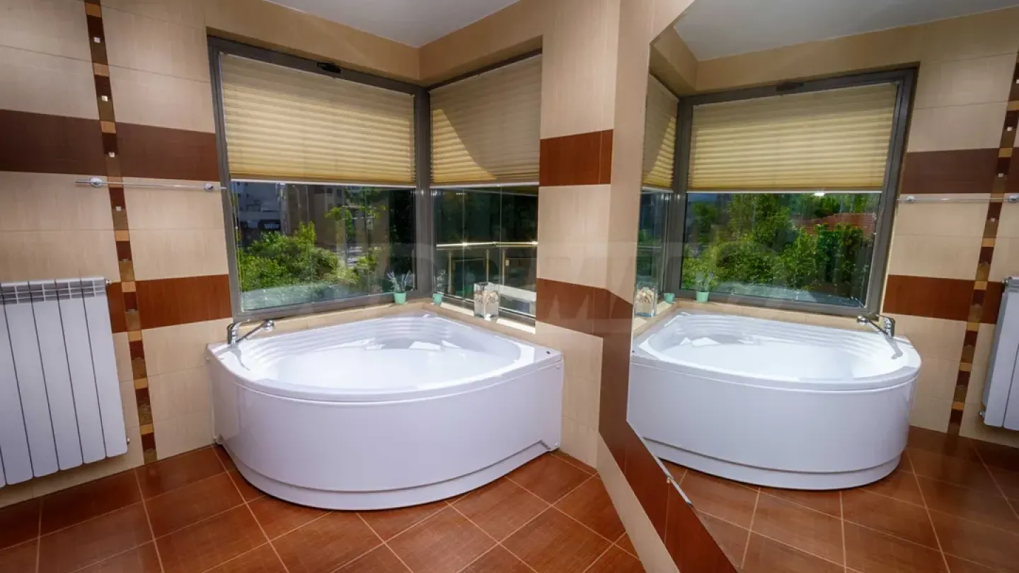 Spacious 3-Bedroom Apartment with River Views in Plovdiv - Image 3