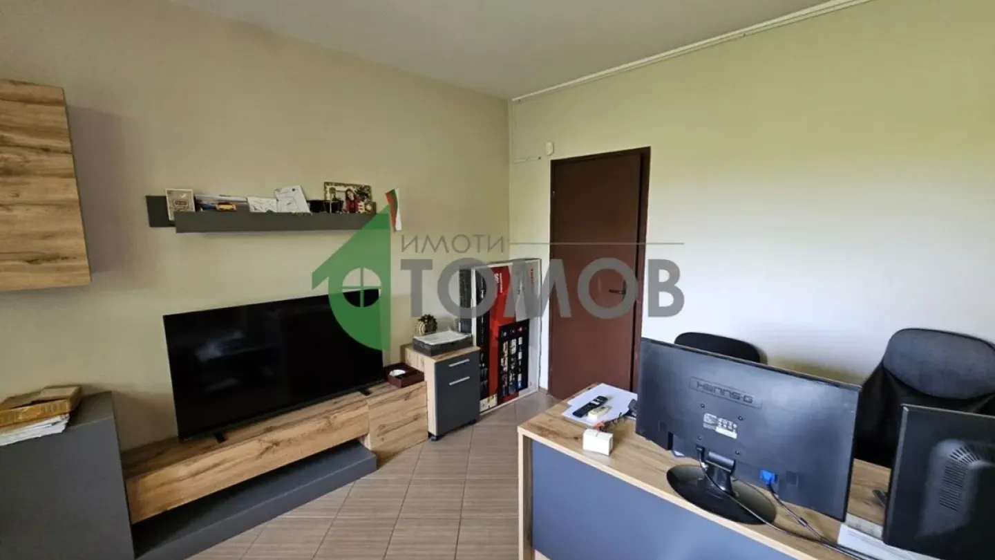 Spacious 1-Bedroom Apartment in Central Stara Zagora – 60m² - Image 1