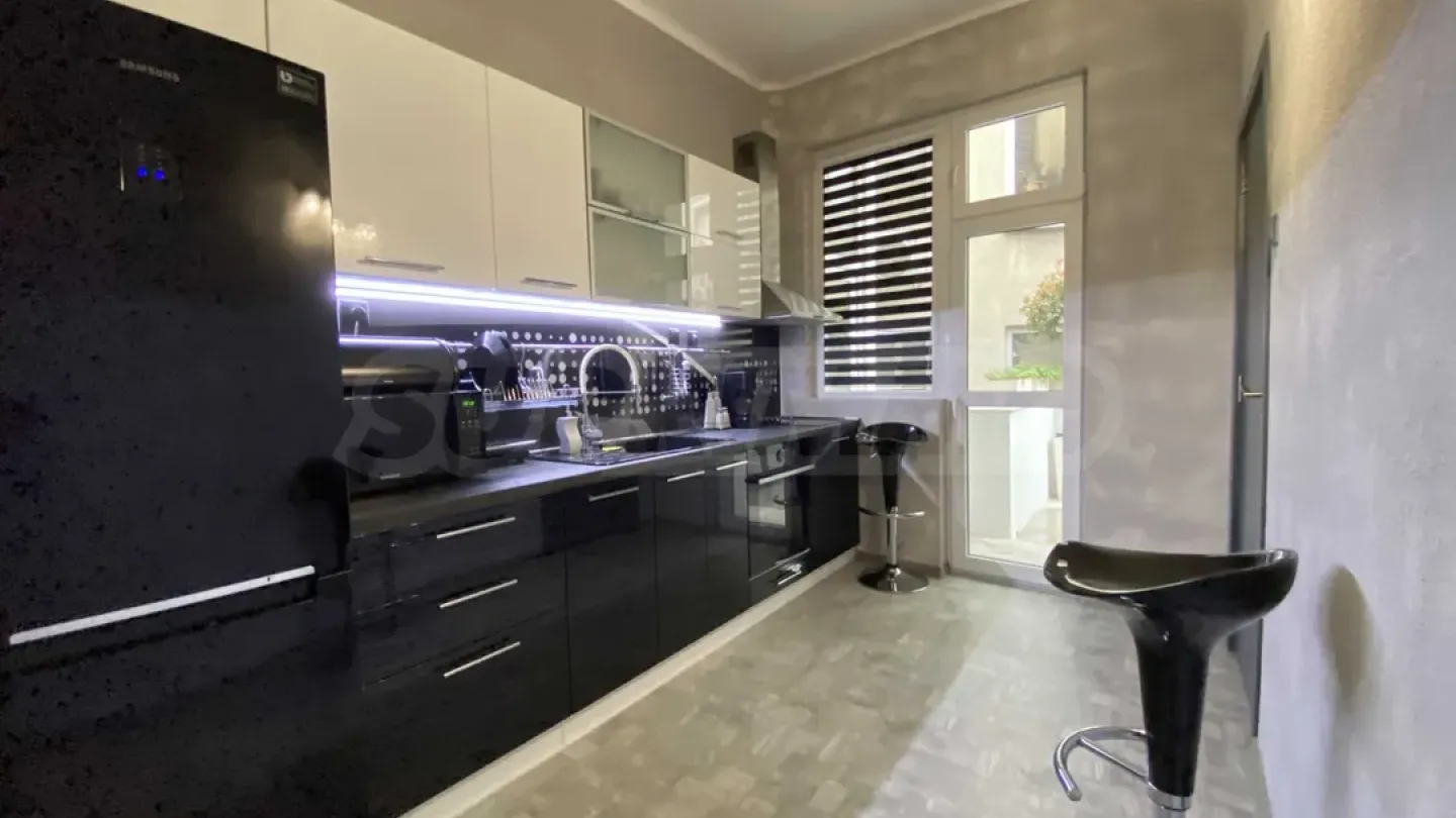 Spacious, Fully Furnished Apartment Near Bulgaria Hotel, Burgas - Image 2