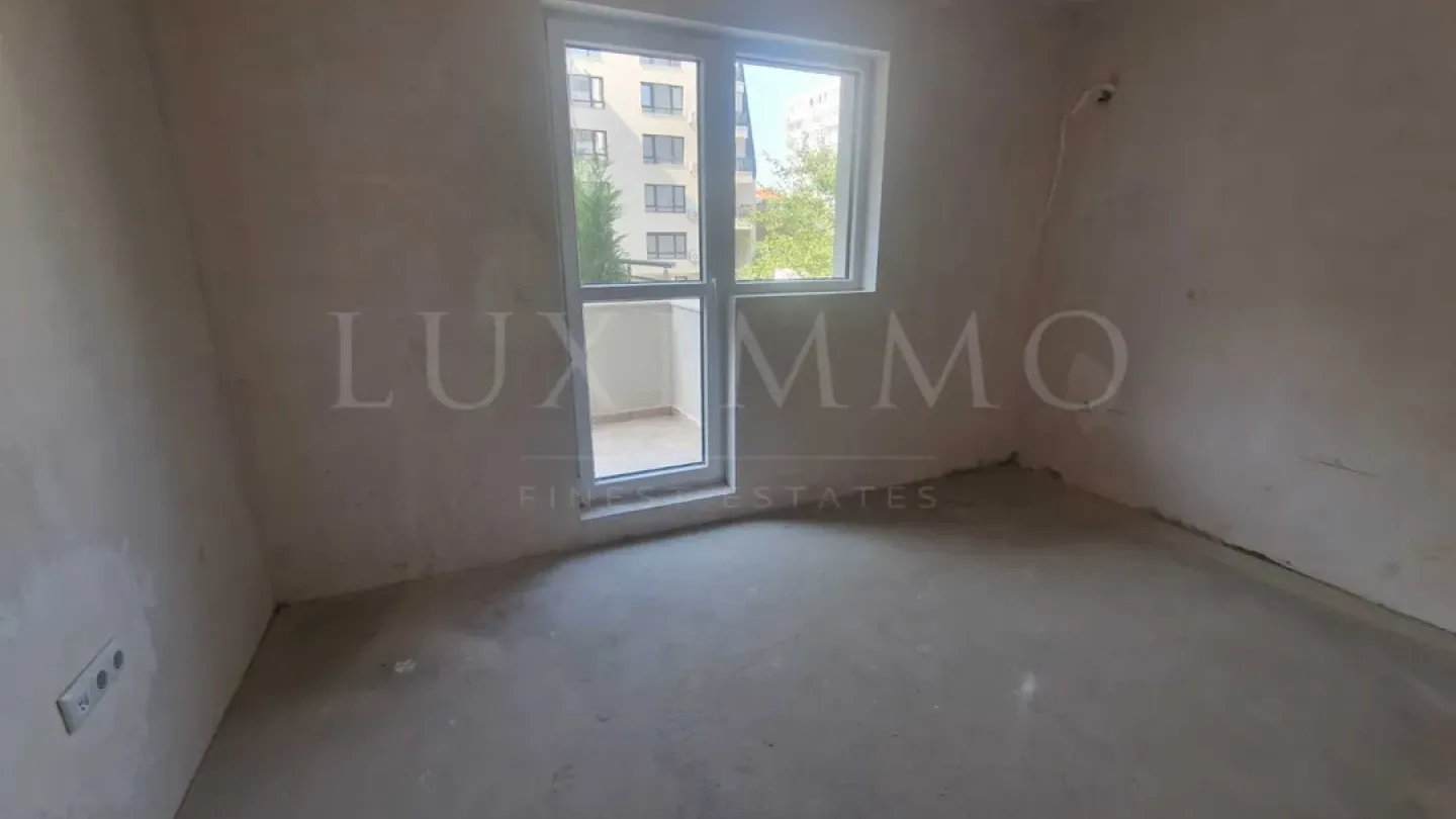Spacious 2-Bed Apartment Near Cathedral in Modern Varna Building - Image 1