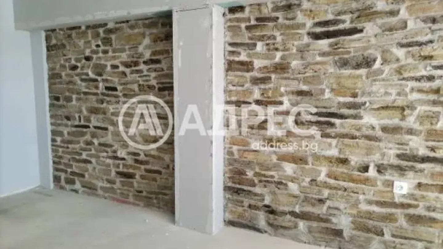 Spacious Family Home with Spa Facility in Stara Zagora, Bulgaria - €260,000 - Image 3