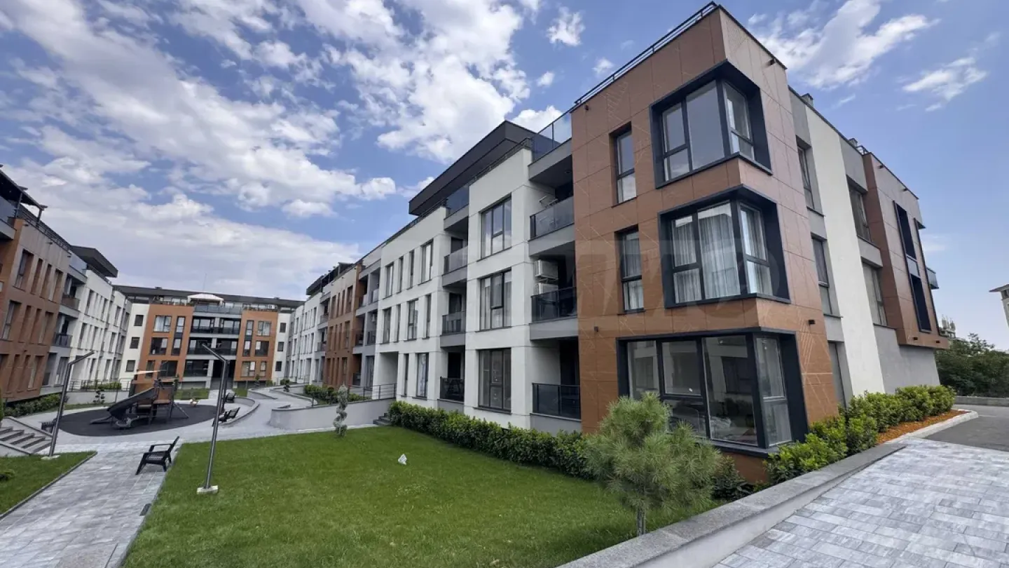 Bright 3-Bedroom Apartment in "Kaza Moderna" Complex - Image 3