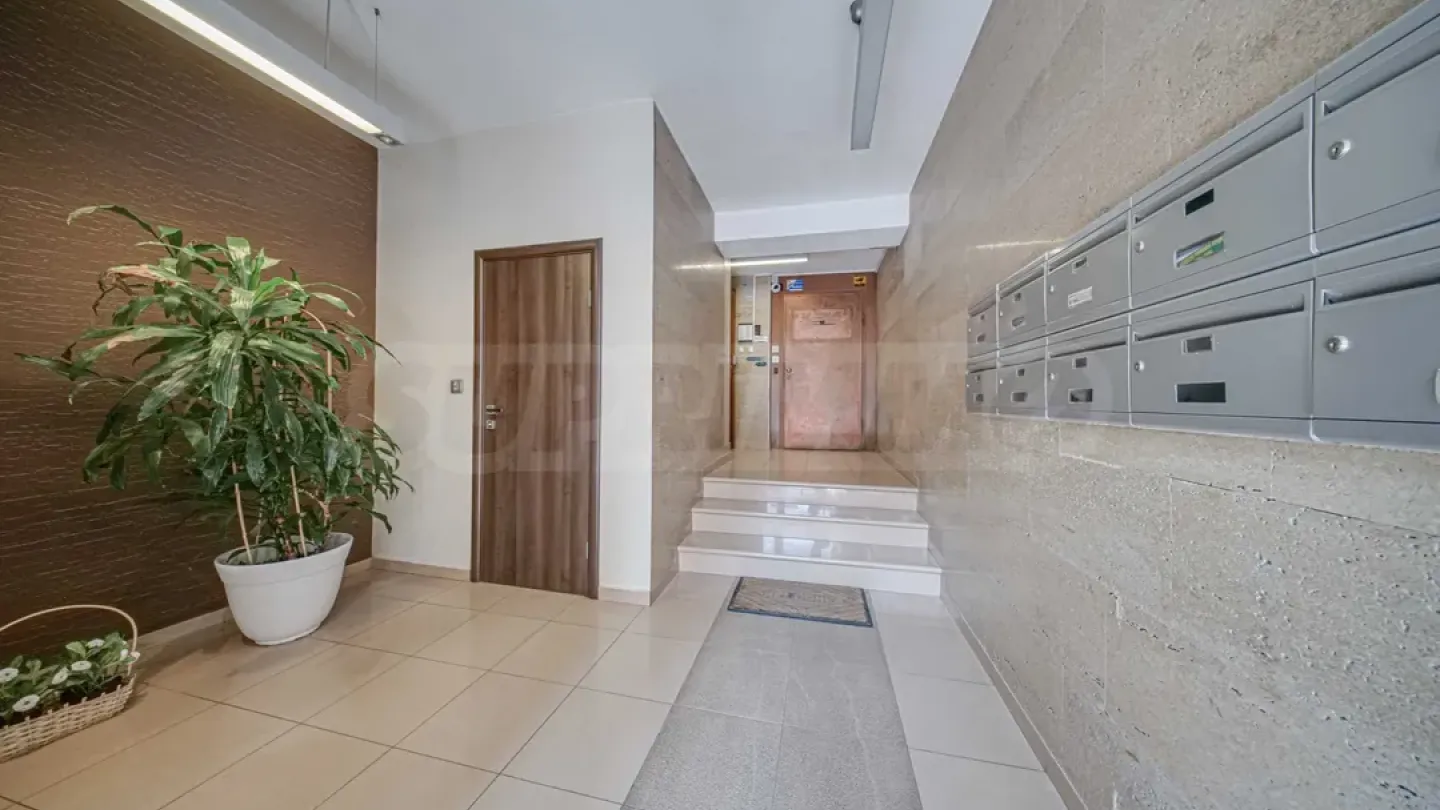 Spacious 3-Bedroom Apartment near "Marinel" Hotel - Sofia - Image 1