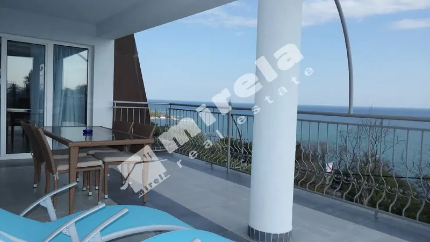 Luxury Waterfront Estate with Stunning Panoramic Views - Image 2