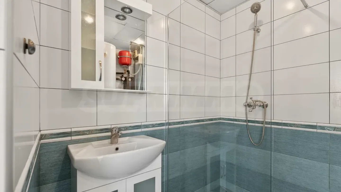 Spacious Fully Furnished 3-Bedroom Mezonet in Central Varna - Image 4