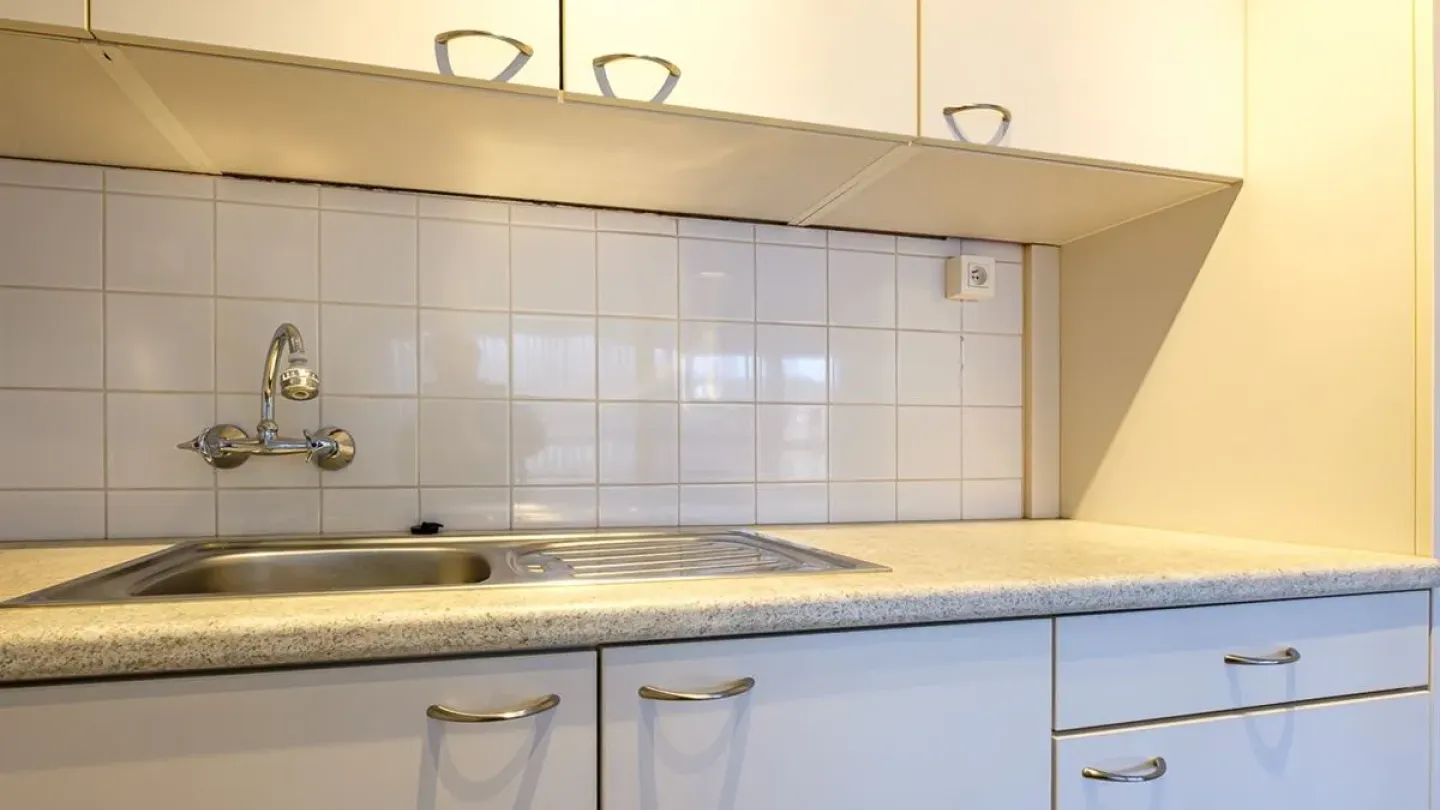 Charming 2-Bedroom Apartment Near Sint-Truiden City Center - Image 2