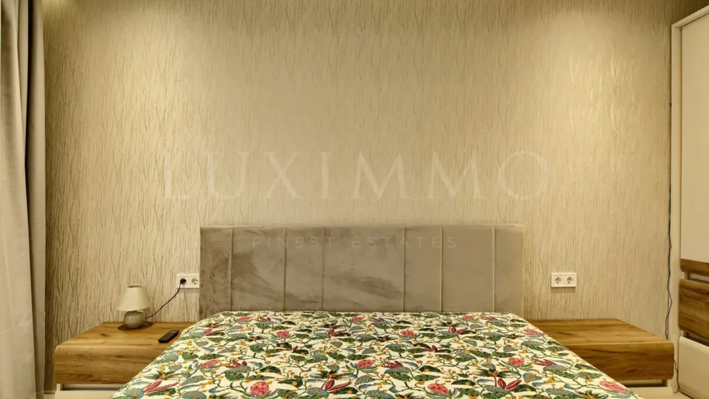 Spacious, Fully Furnished Apartment with Mountain Views - Image 3
