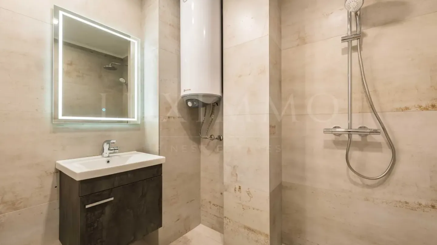 Spacious Apartment Near Sea & Universities - Varna - Image 5