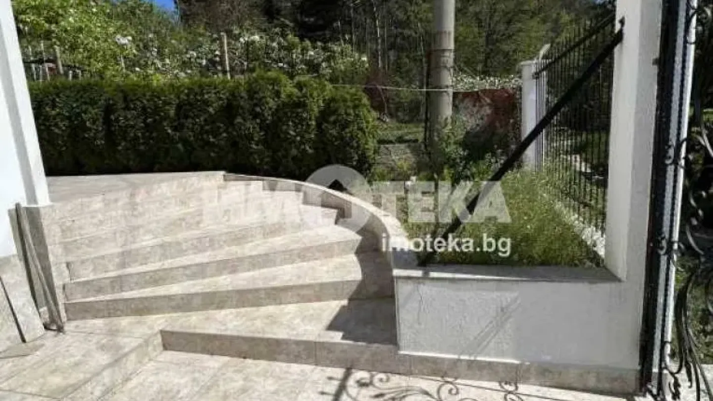 Spacious Villa with Stunning Sea and Forest Views for Sale - Image 2