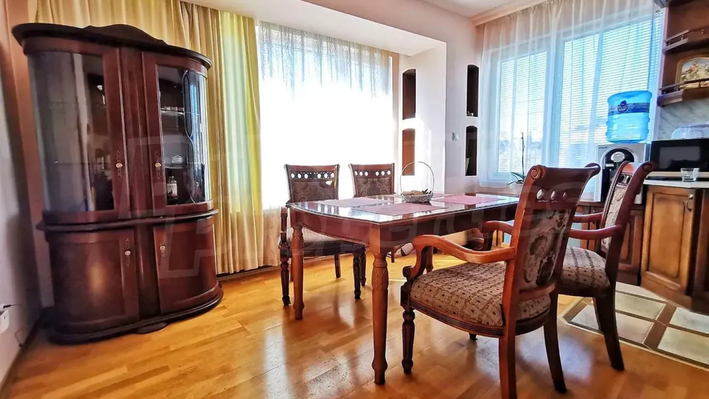 Stylish Varna Apartment - Central Location, Furnished, 103m2 - Image 1