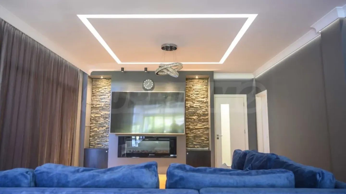 Luxury Varna Home: Pool, Sauna, 4 Bedrooms - Image 1