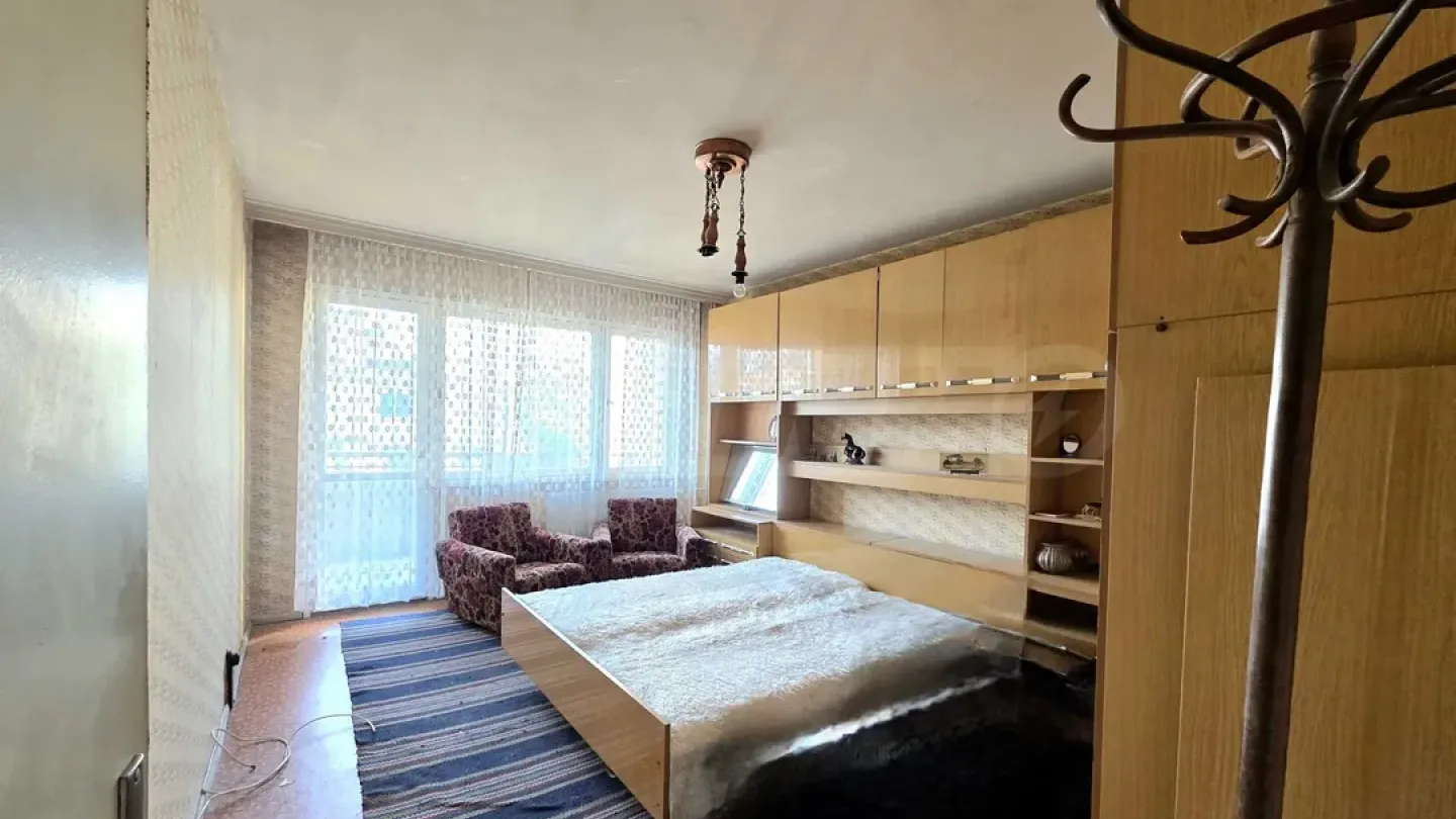 Spacious 3-Bedroom Apartment in Quiet Green Sofia Area - Image 5
