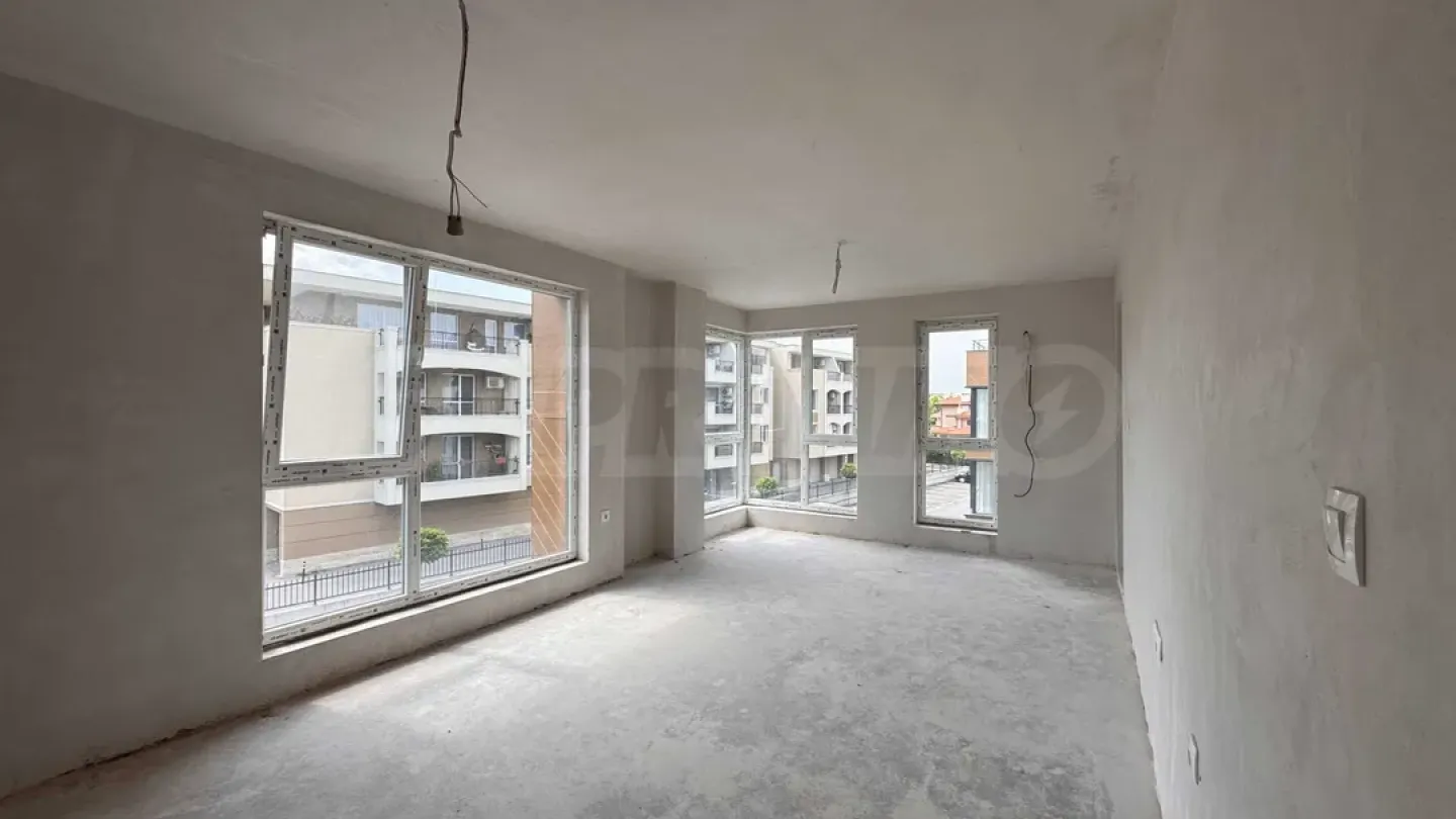 Bright 3-Bedroom Apartment in "Kaza Moderna" Complex - Image 4