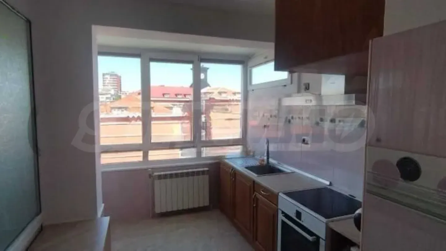 Spacious Sofia Apartment with Garage Option - Image 2